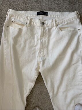 Abercrombie & Fitch Men's Off-White Straight Jeans